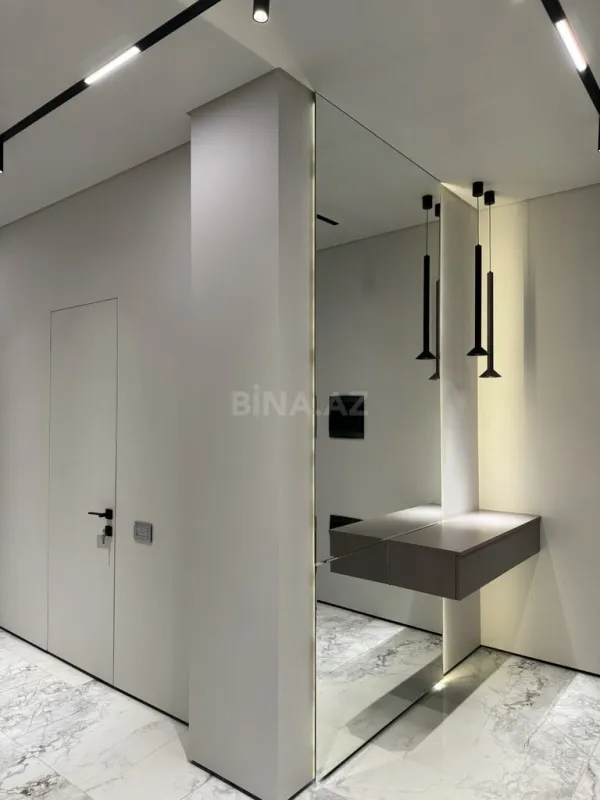 Satılır 4 otaqlı mənzil 155 m²