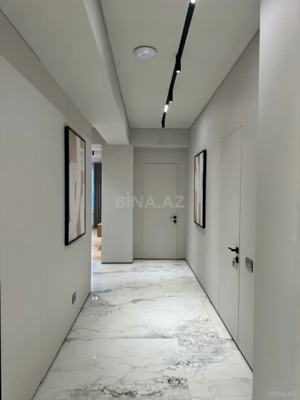 Satılır 4 otaqlı mənzil 155 m²