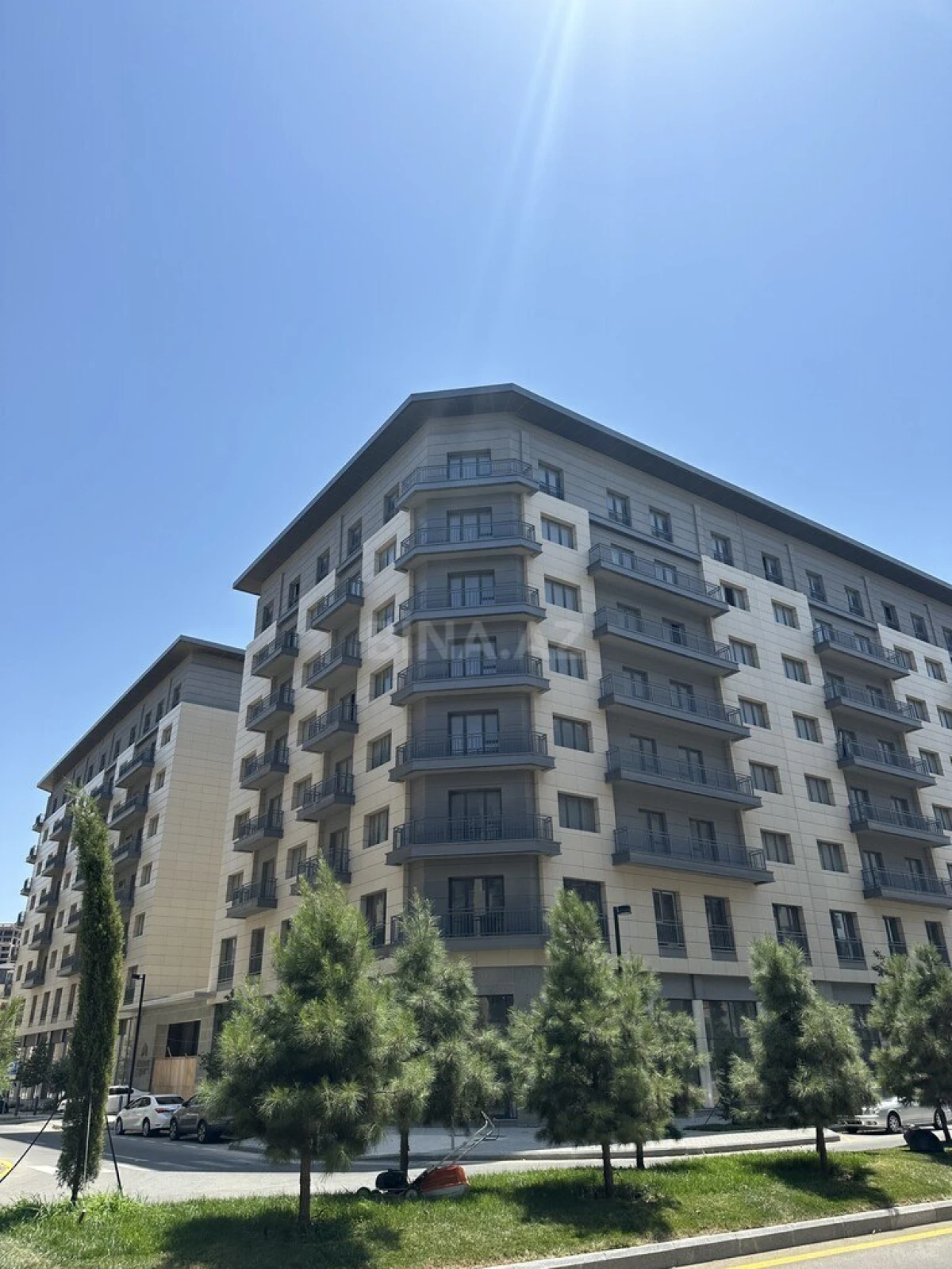 Satılır 3 otaqlı mənzil 118 m²