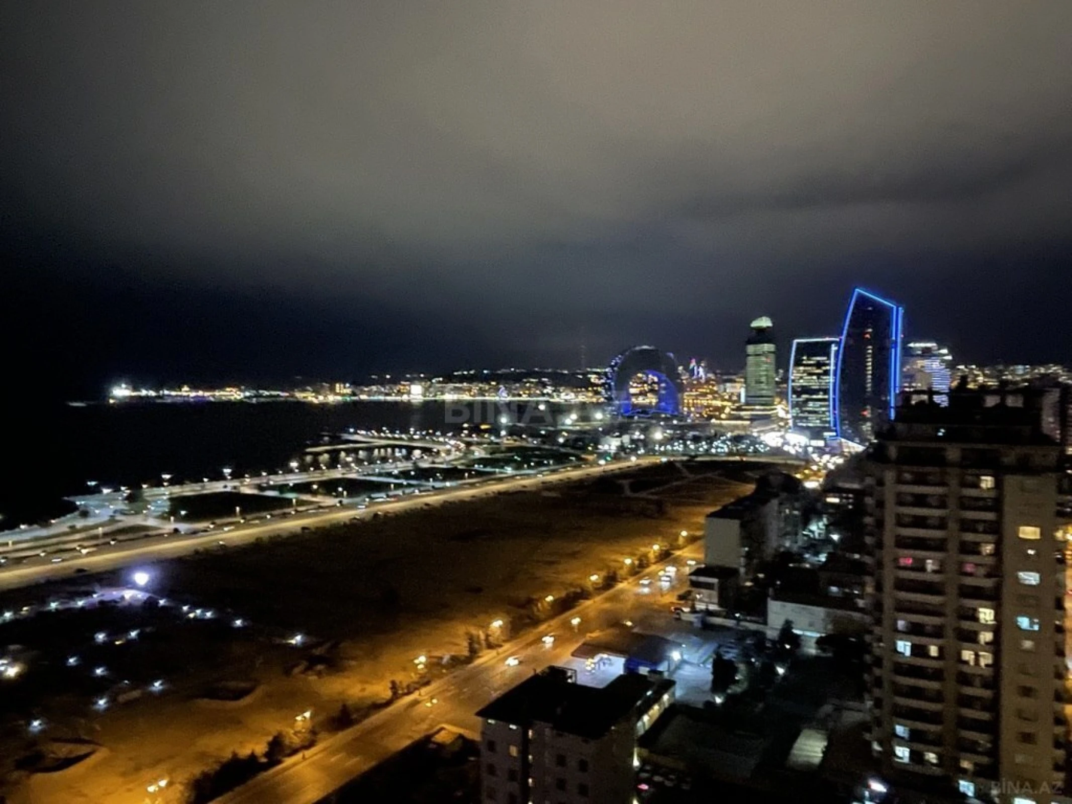 Satılır 6 otaqlı ofis 272 m²