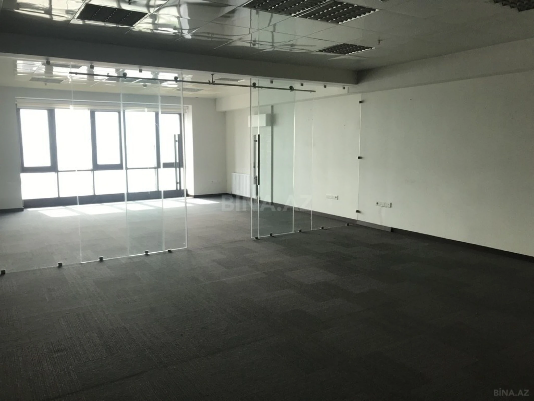 Satılır 6 otaqlı ofis 272 m²