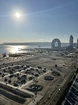 Satılır 6 otaqlı ofis 272 m²