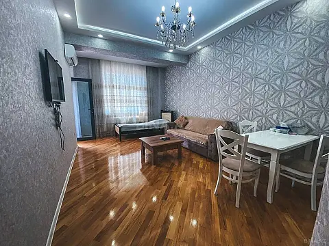 Kirayə verilir 2 otaqlı mənzil 84 m²