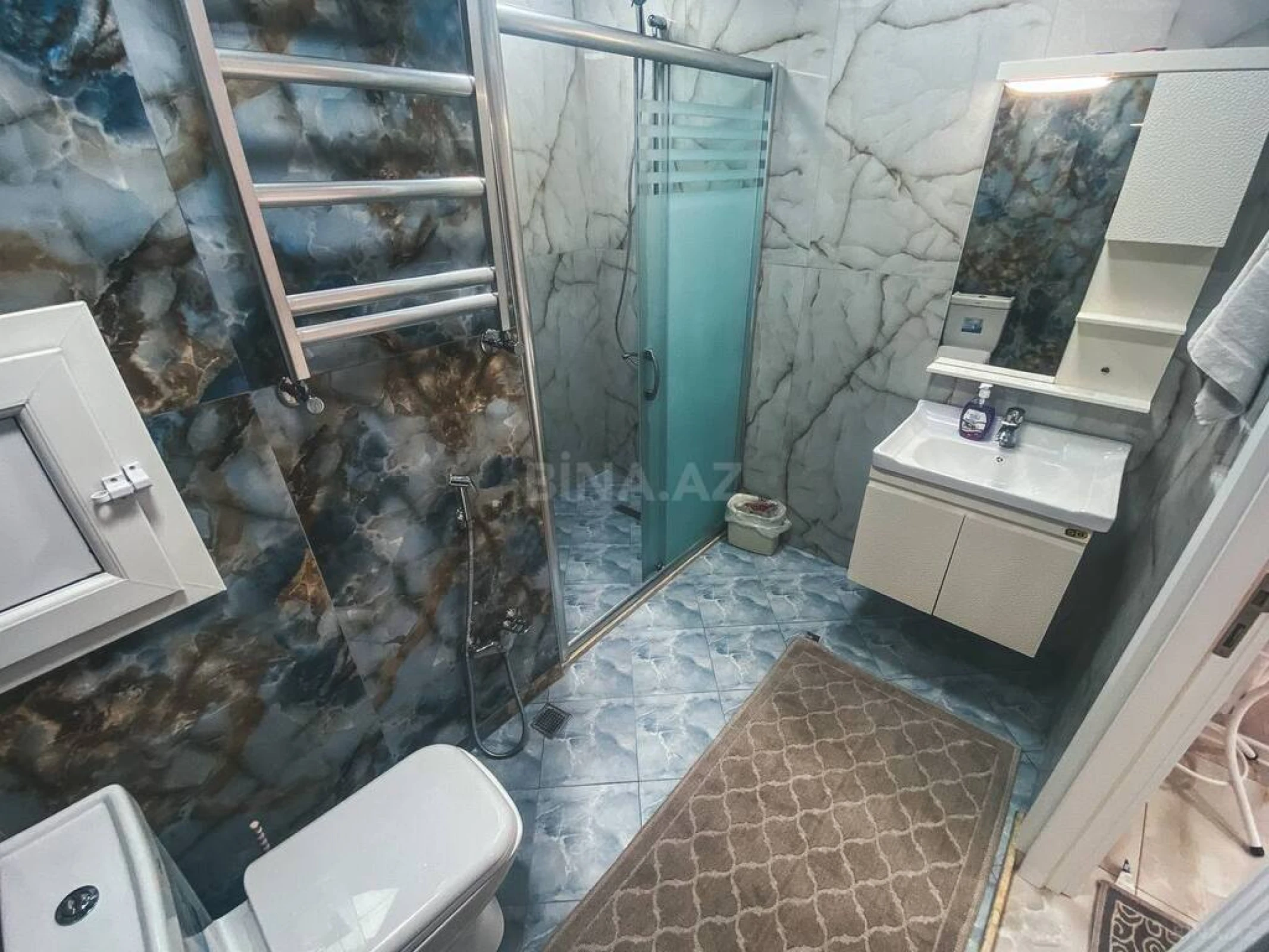 Kirayə verilir 2 otaqlı mənzil 84 m²