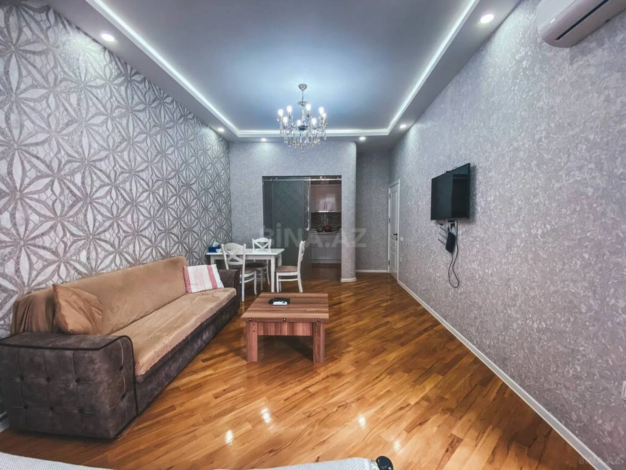 Kirayə verilir 2 otaqlı mənzil 84 m²