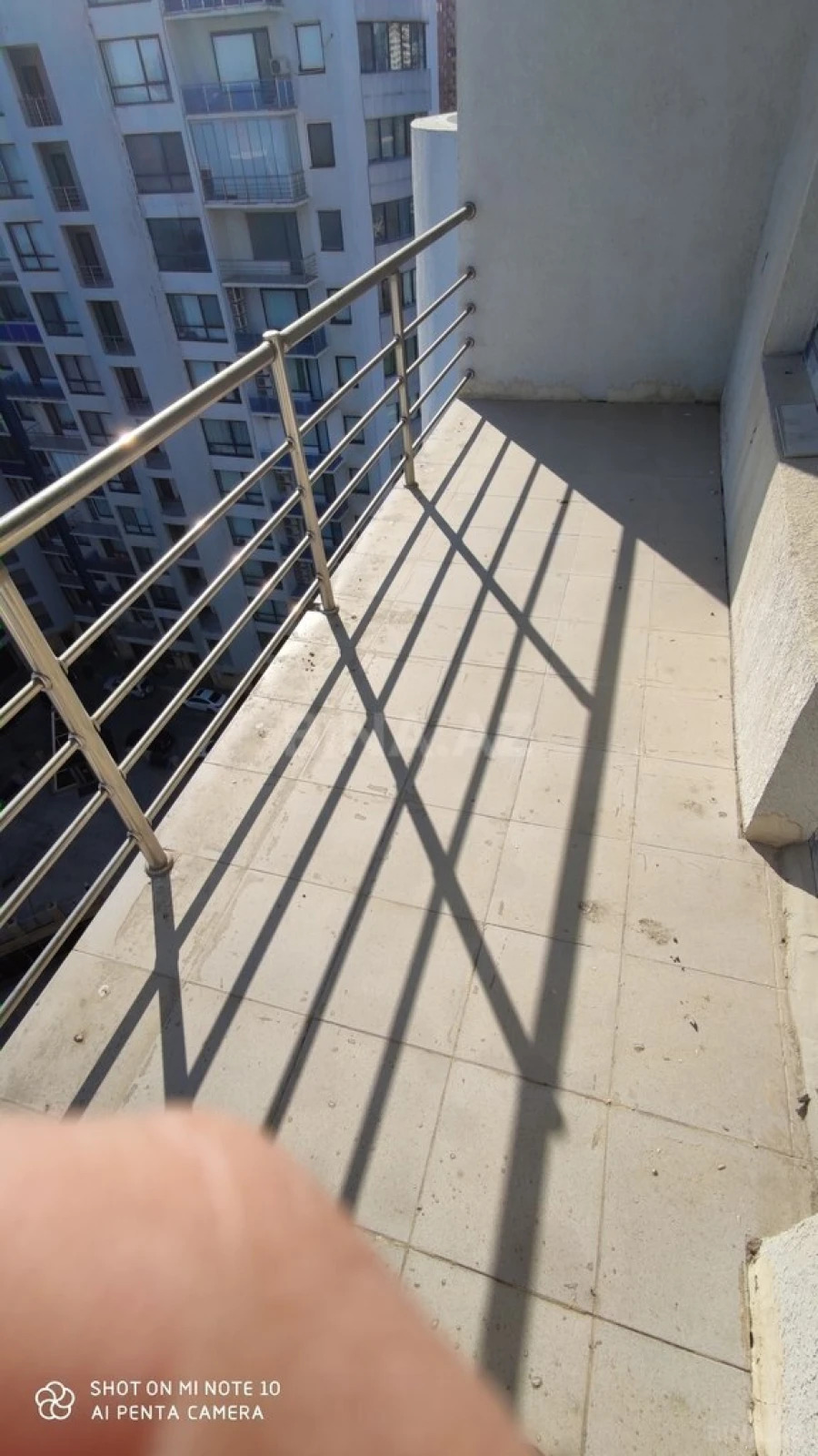 Satılır 5 otaqlı mənzil 385 m²