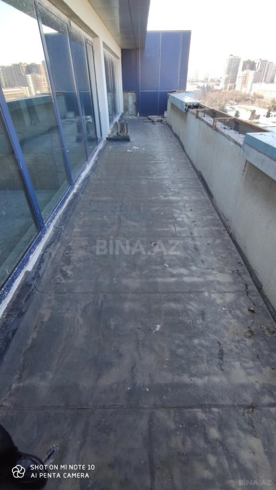 Satılır 5 otaqlı mənzil 385 m²