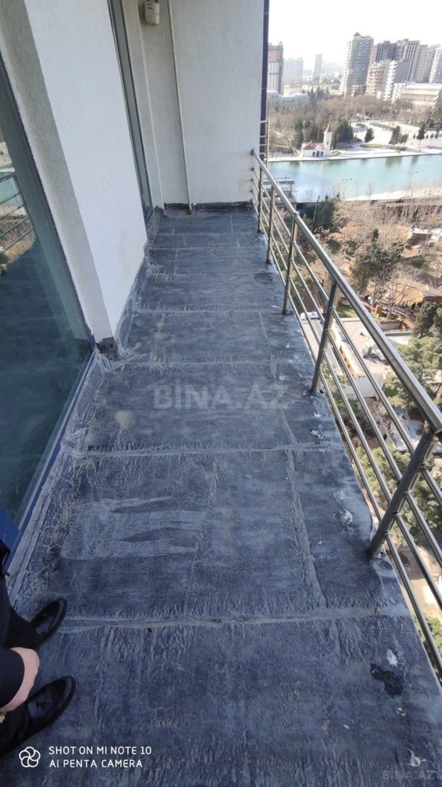 Satılır 5 otaqlı mənzil 385 m²