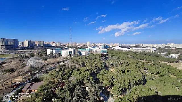 Satılır 5 otaqlı mənzil 385 m²