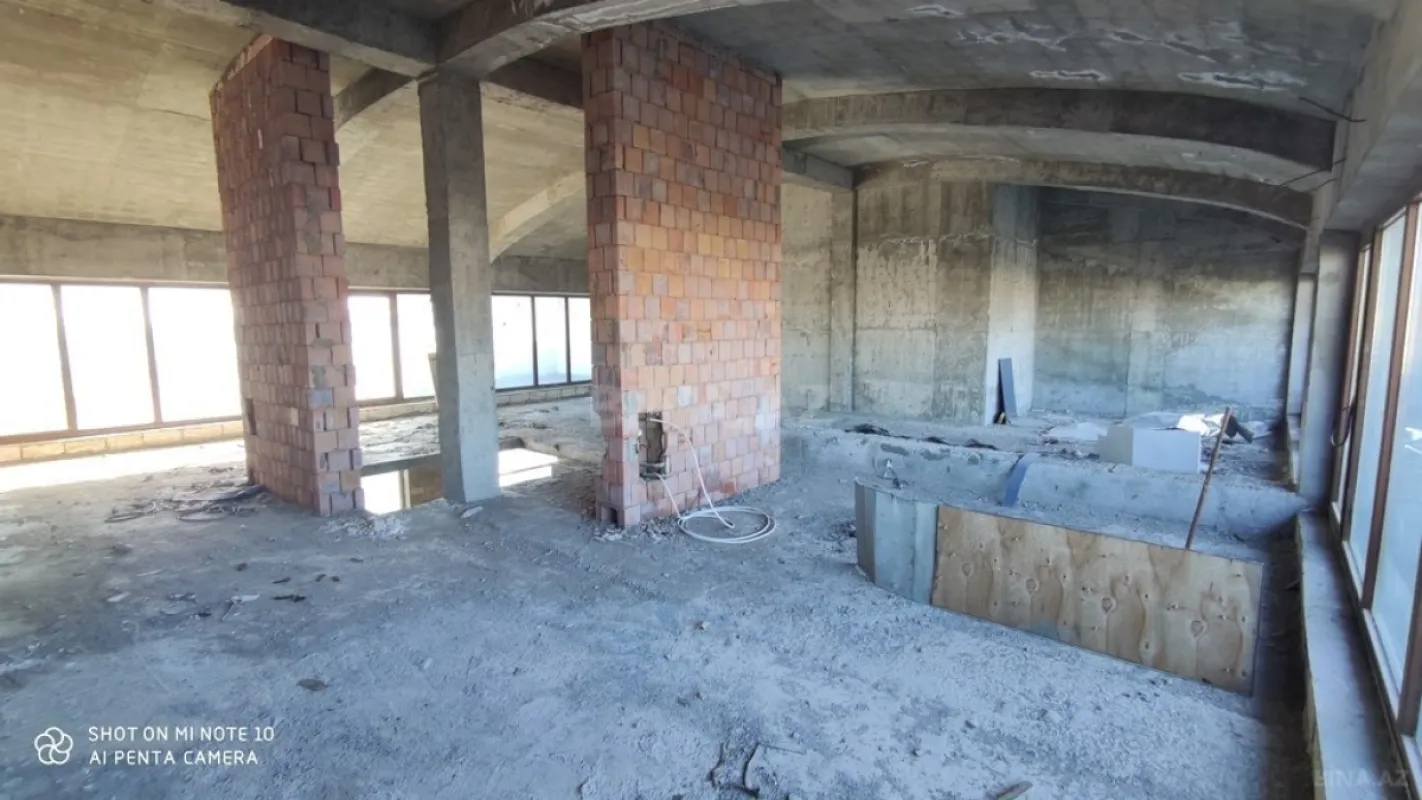 Satılır 5 otaqlı mənzil 385 m²