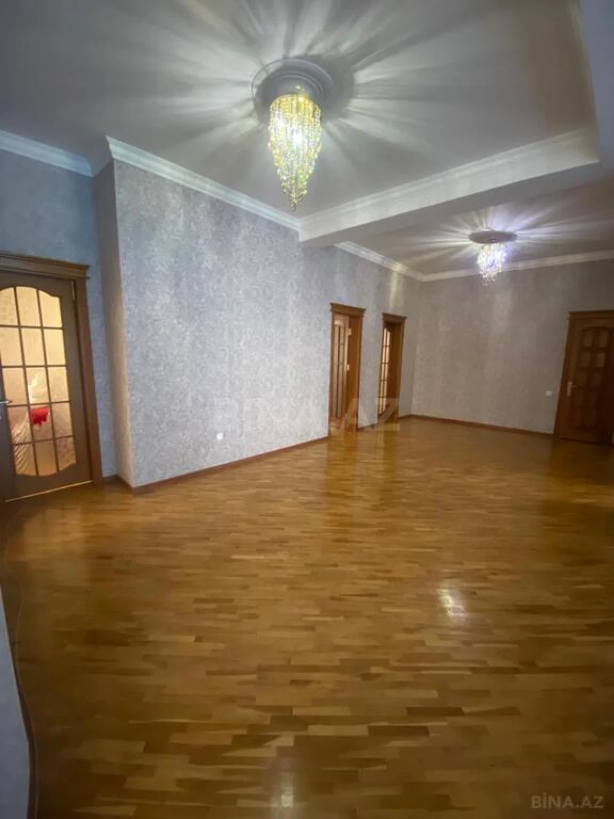 Satılır 10 otaqlı həyət evi 1348 m²