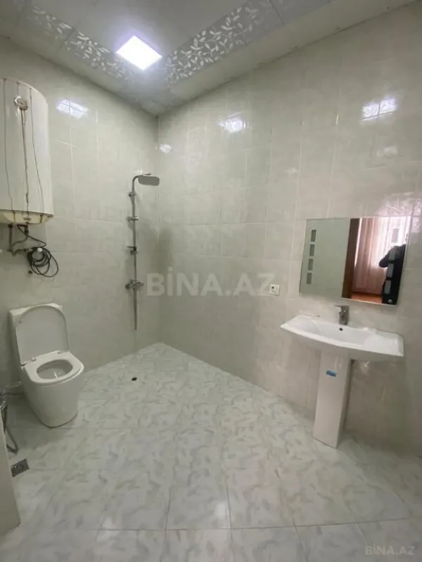 Satılır 10 otaqlı həyət evi 1348 m²
