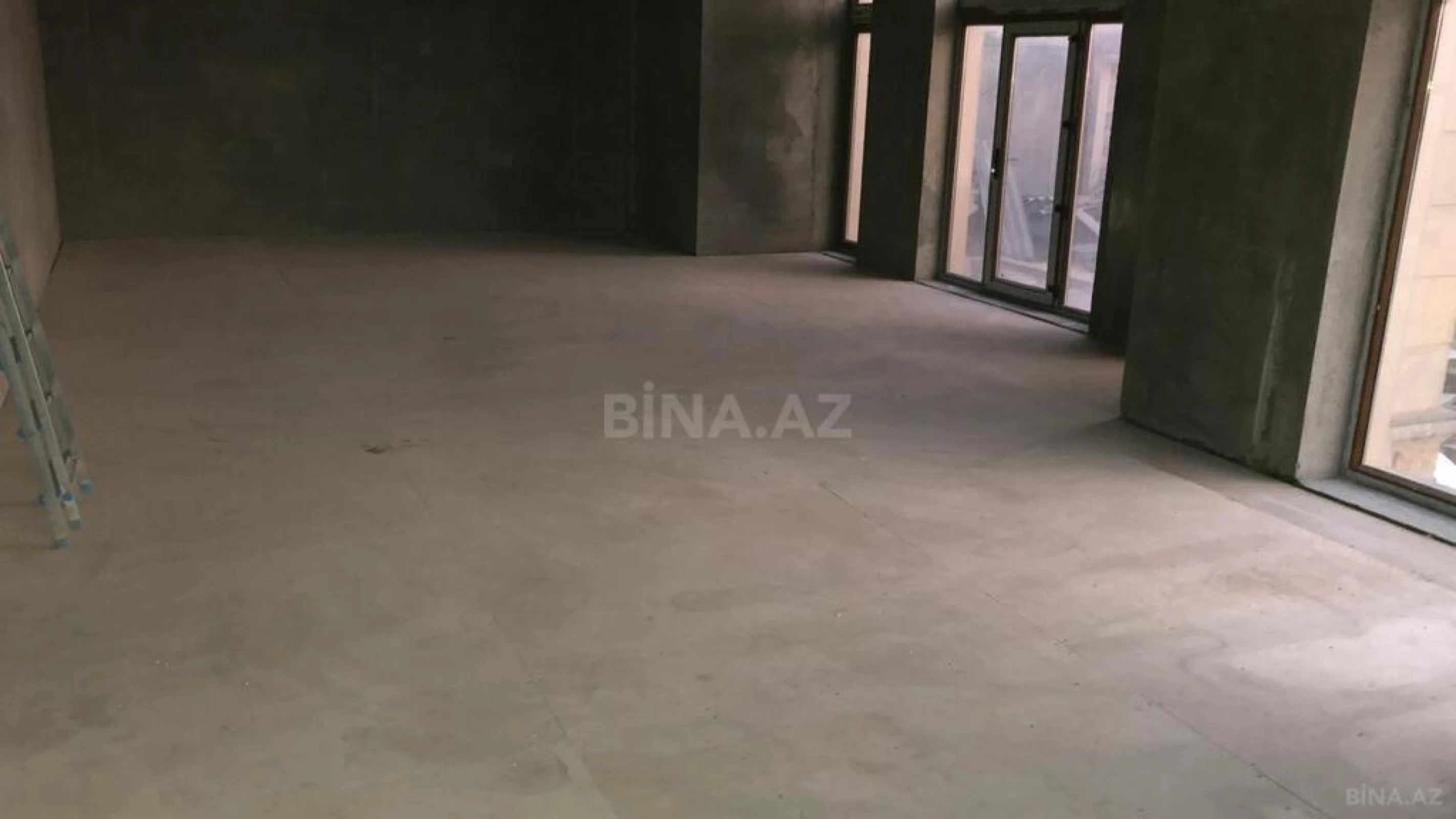 Satılır 7 otaqlı həyət evi 500 m²