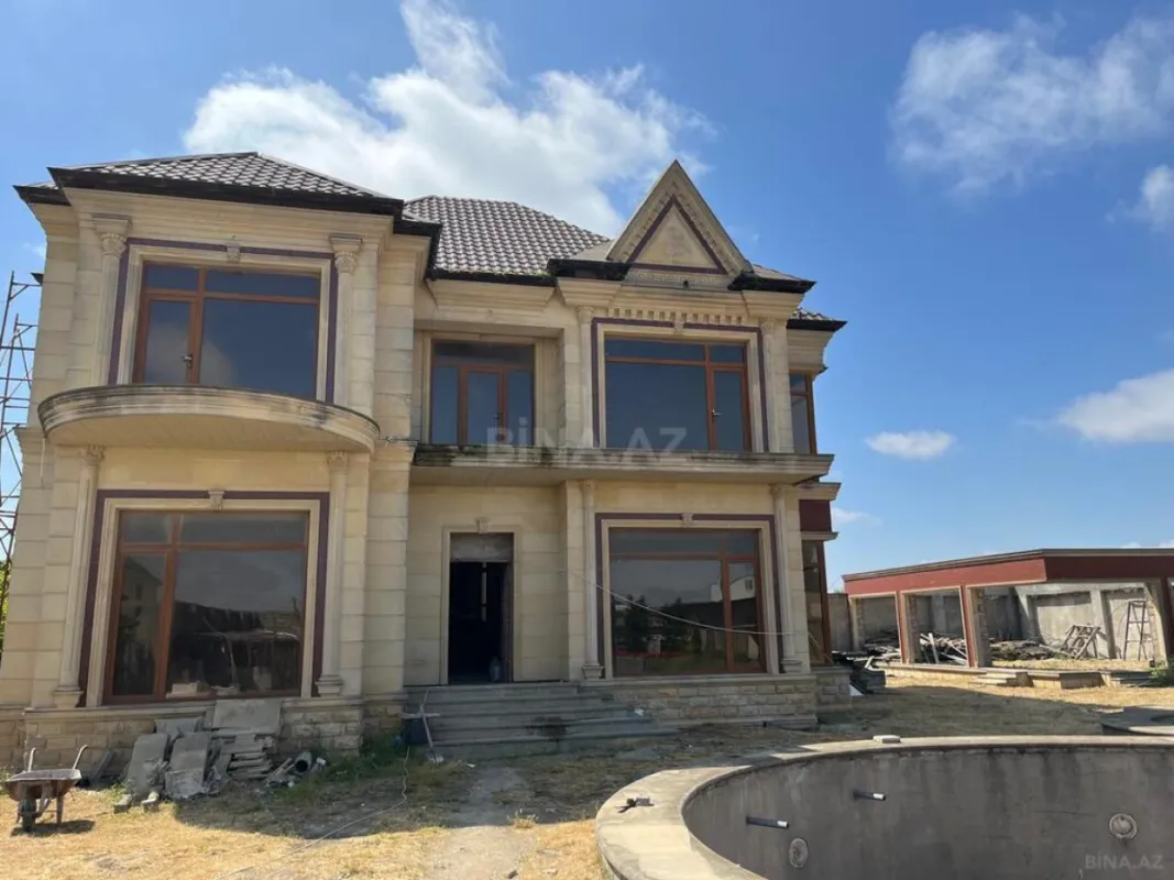 Satılır 7 otaqlı həyət evi 500 m²