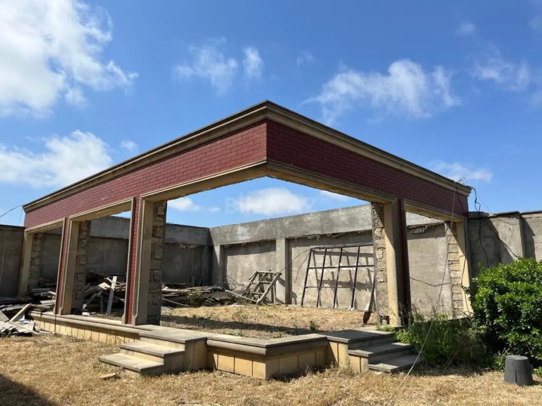 Satılır 7 otaqlı həyət evi 500 m²