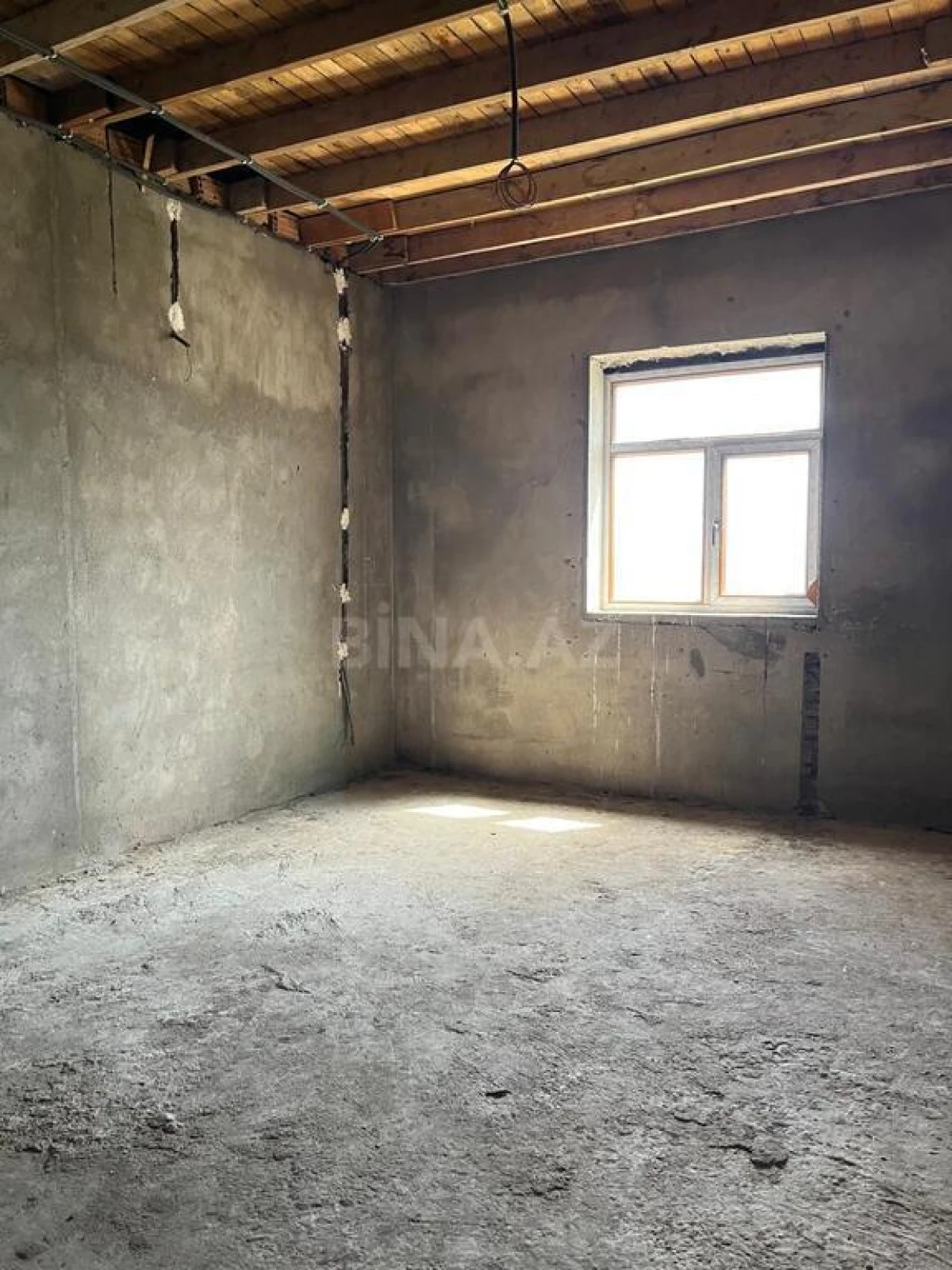 Satılır 7 otaqlı həyət evi 500 m²