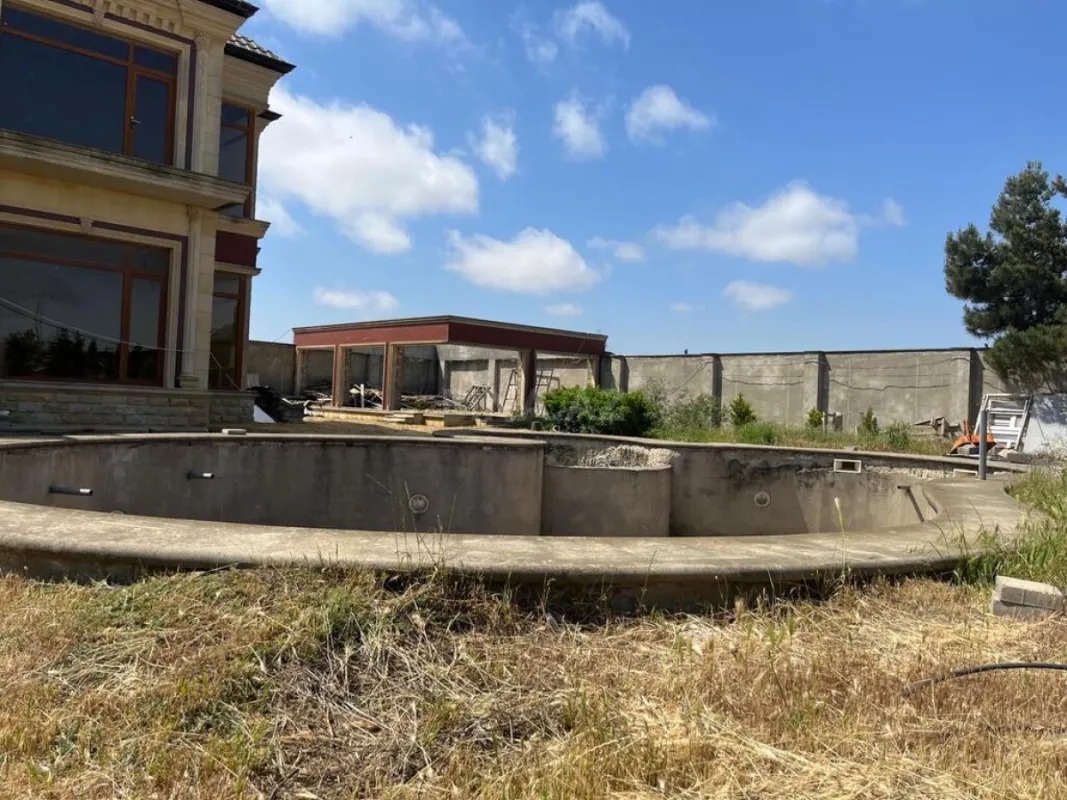 Satılır 7 otaqlı həyət evi 500 m²