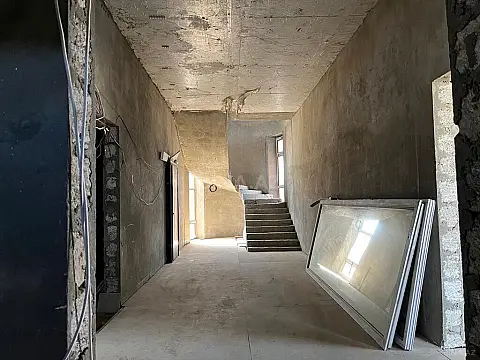 Satılır 7 otaqlı həyət evi 500 m²