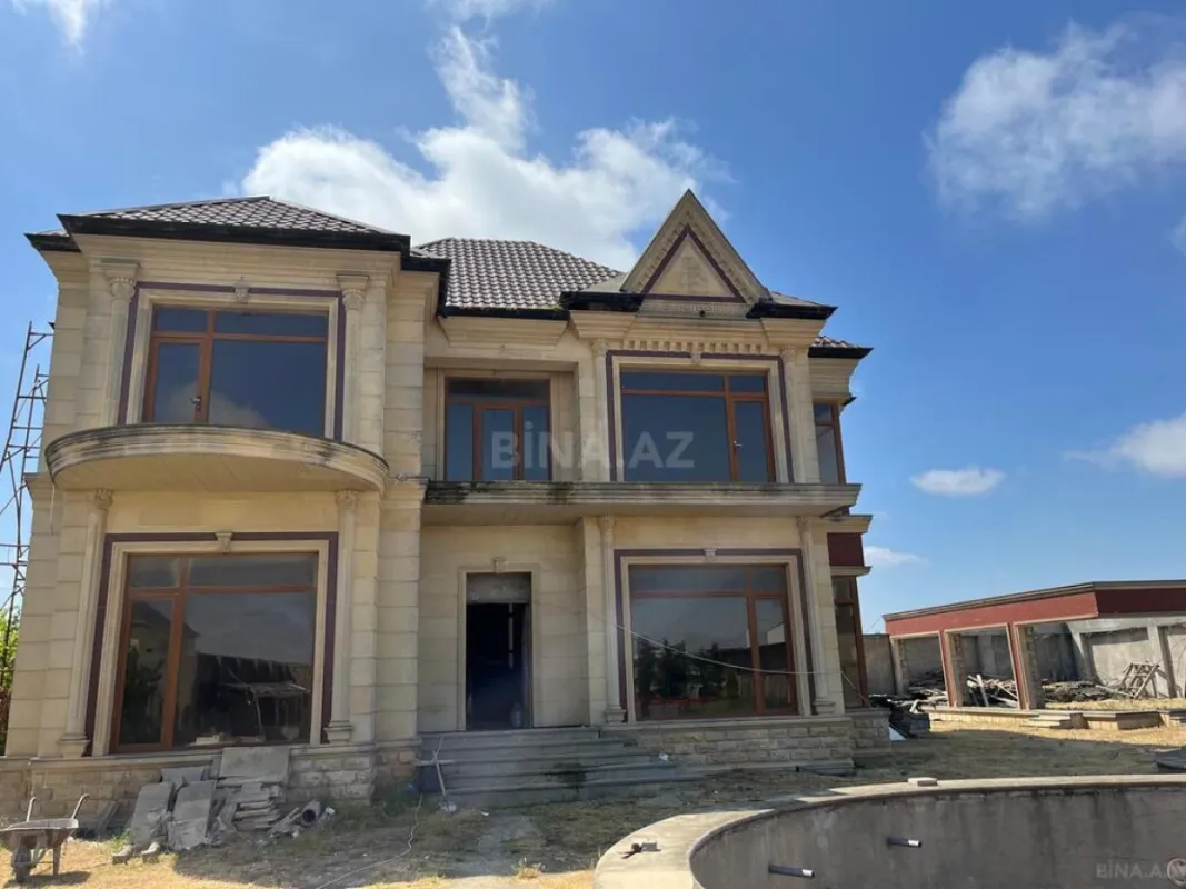 Satılır 7 otaqlı həyət evi 500 m²