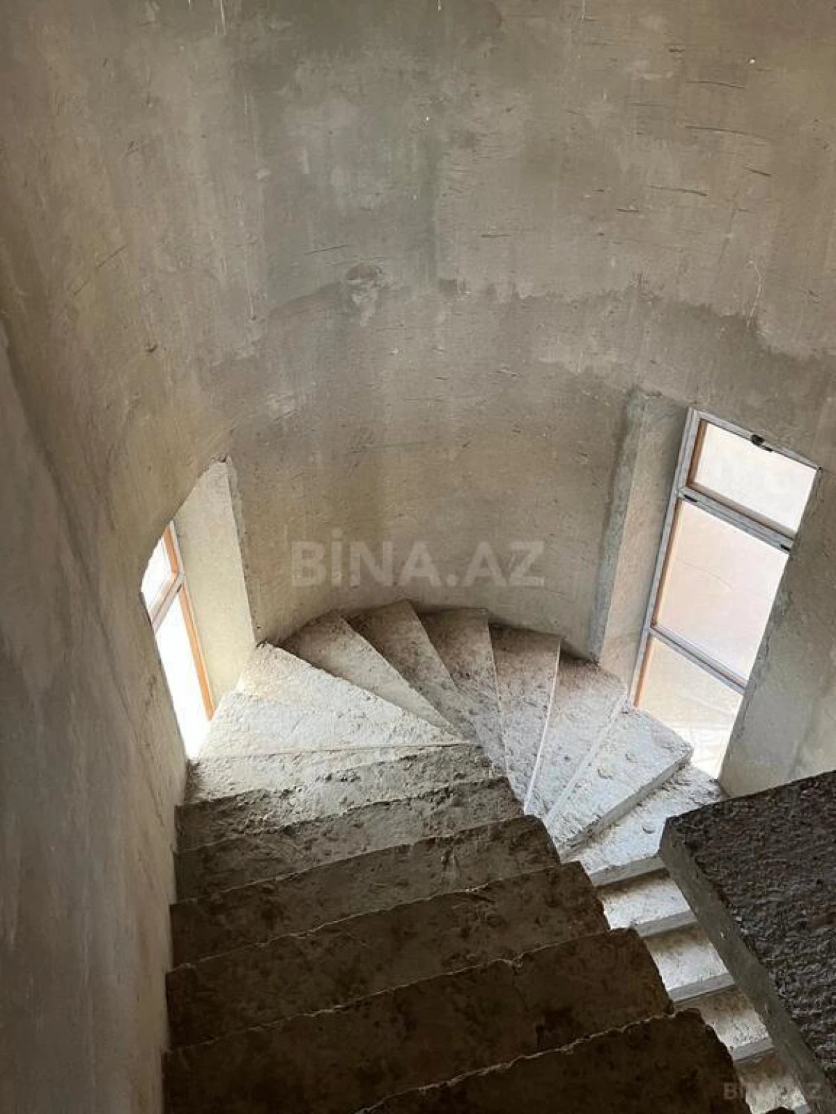 Satılır 7 otaqlı həyət evi 500 m²