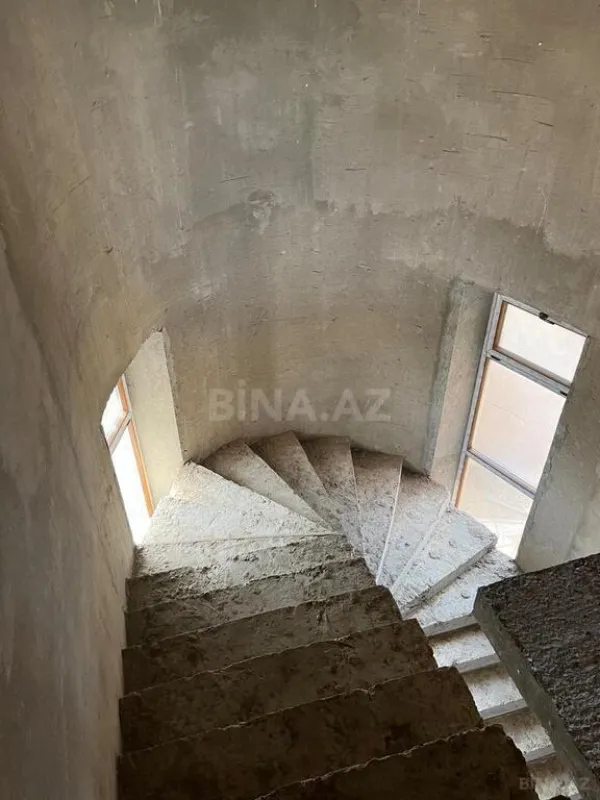 Satılır 7 otaqlı həyət evi 500 m²