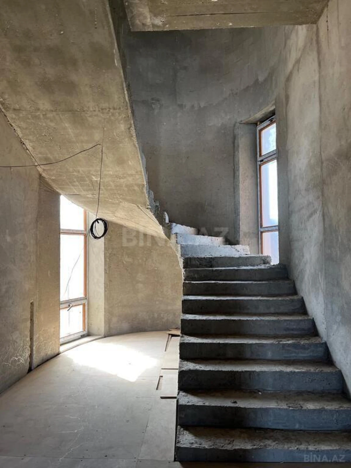 Satılır 7 otaqlı həyət evi 500 m²