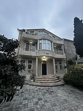 Satılır 8 otaqlı həyət evi 400 m² — Bakı, Bakıxanov 8 otaq 400.00 m²