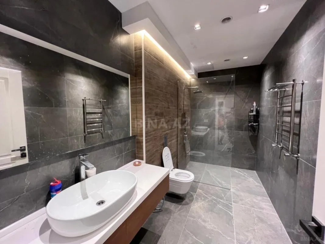 Kirayə verilir 6 otaqlı həyət evi 320 m²