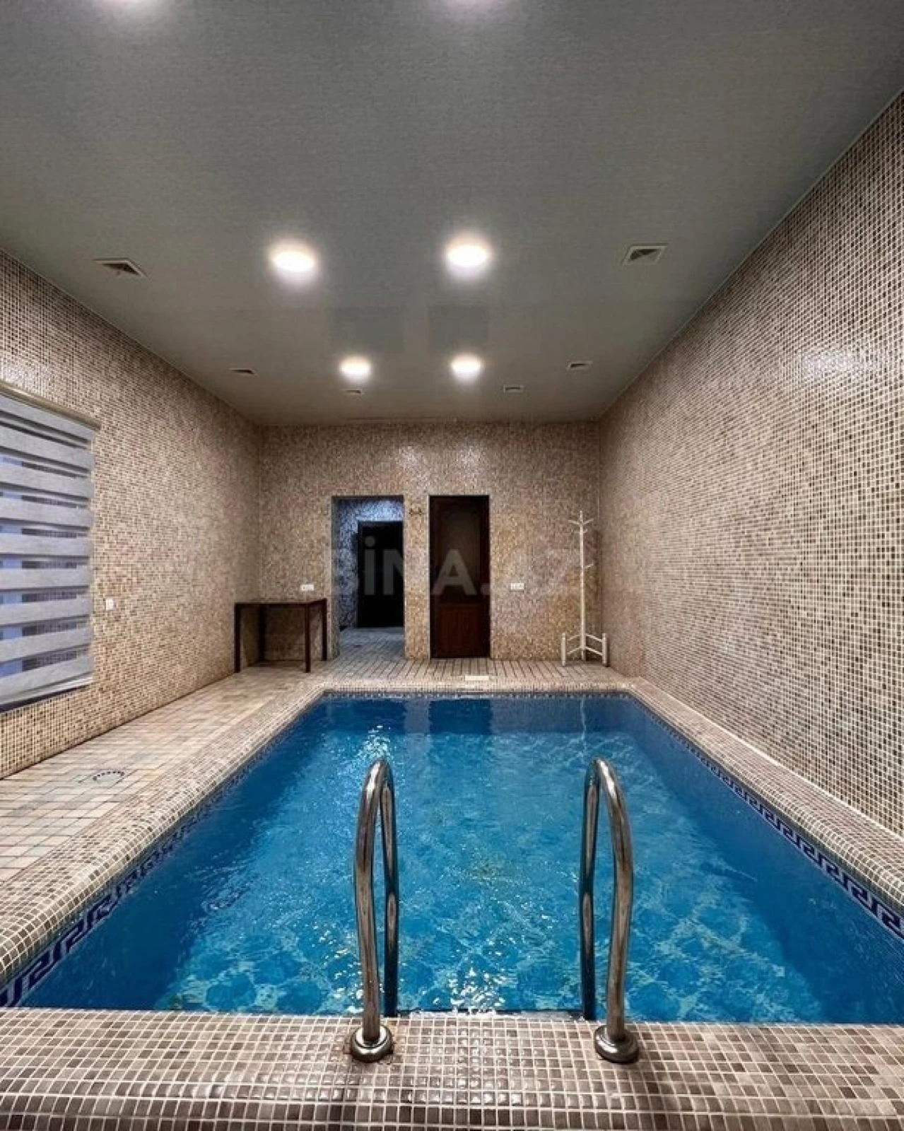 Kirayə verilir 6 otaqlı həyət evi 320 m²