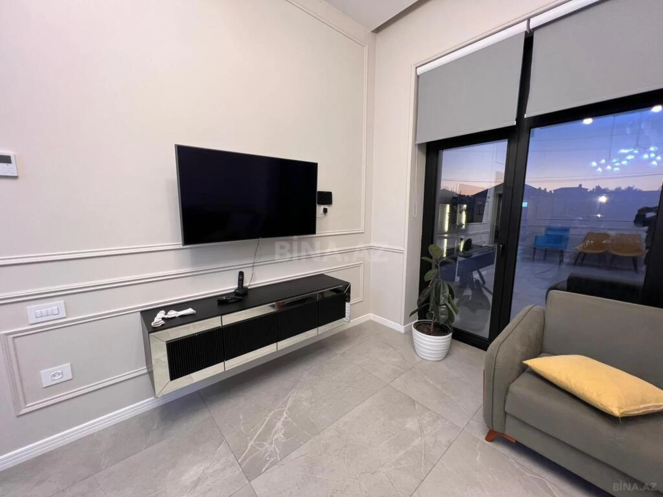 Kirayə verilir 6 otaqlı həyət evi 320 m²