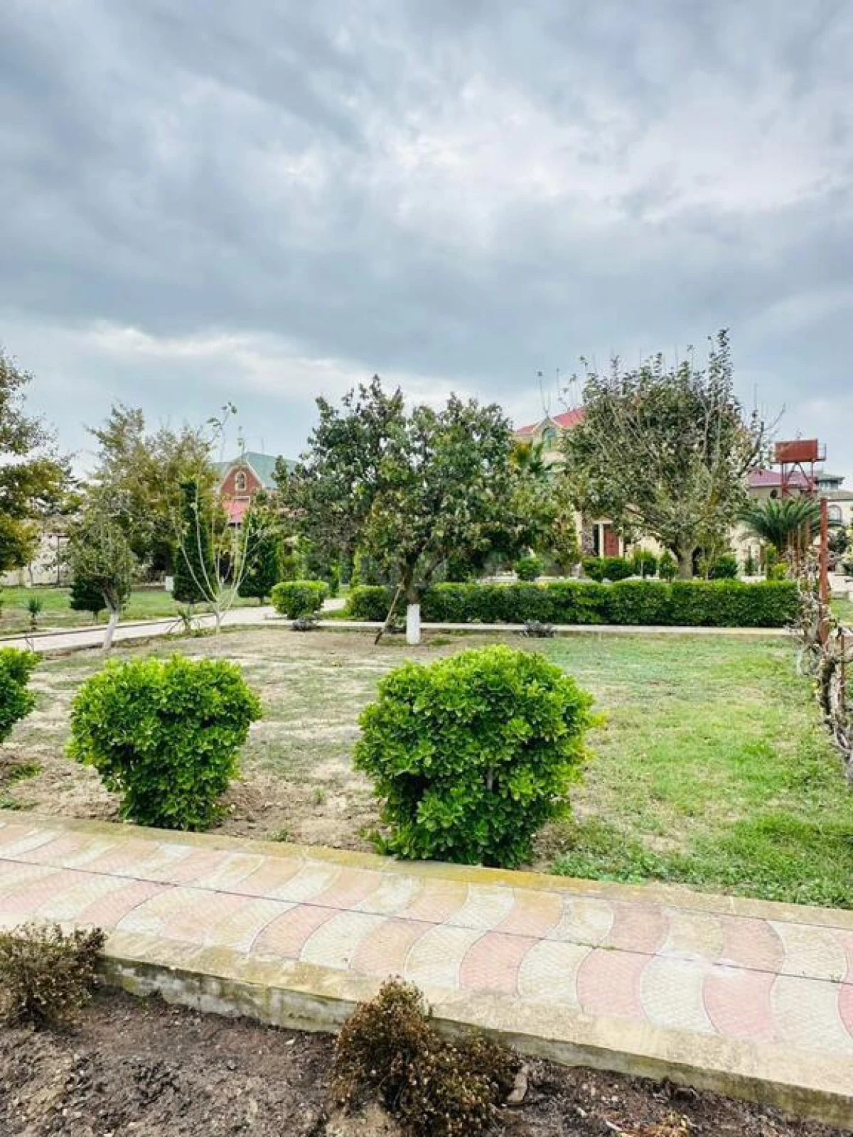 Kirayə verilir 6 otaqlı həyət evi 320 m²