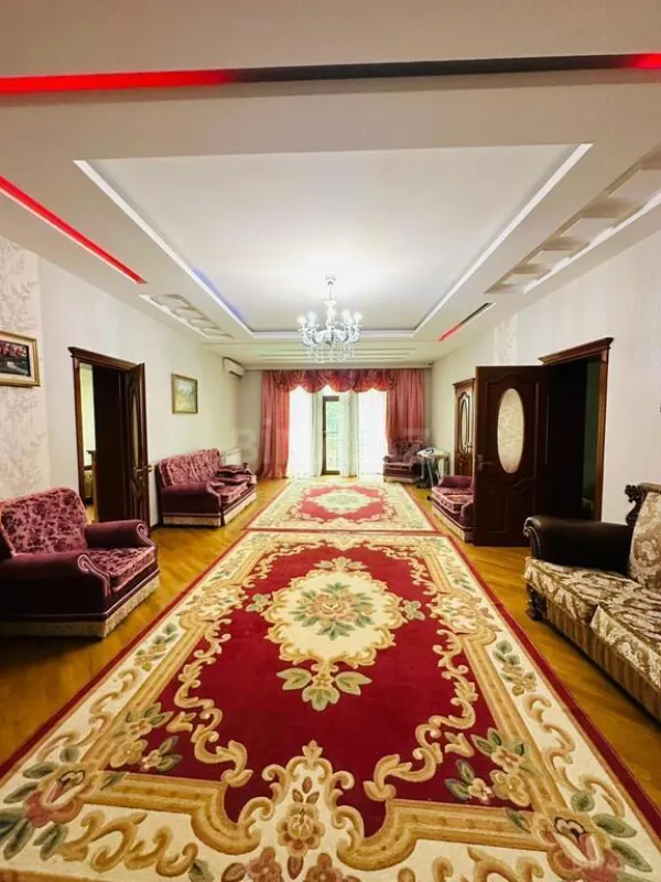 Kirayə verilir 6 otaqlı həyət evi 320 m²