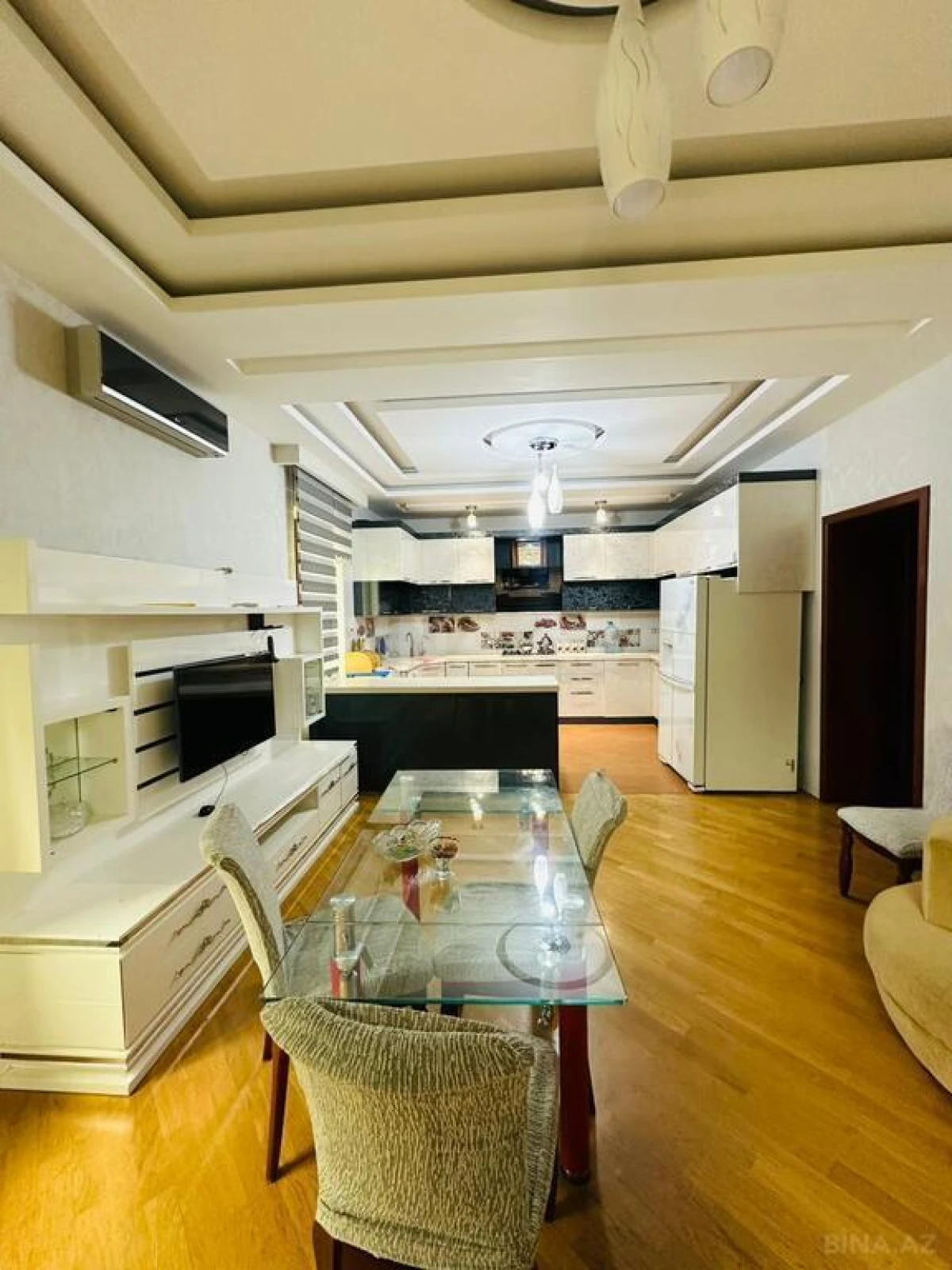 Kirayə verilir 6 otaqlı həyət evi 320 m²