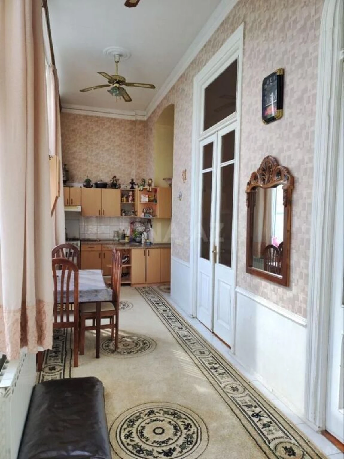 Satılır 6 otaqlı mənzil 130 m²