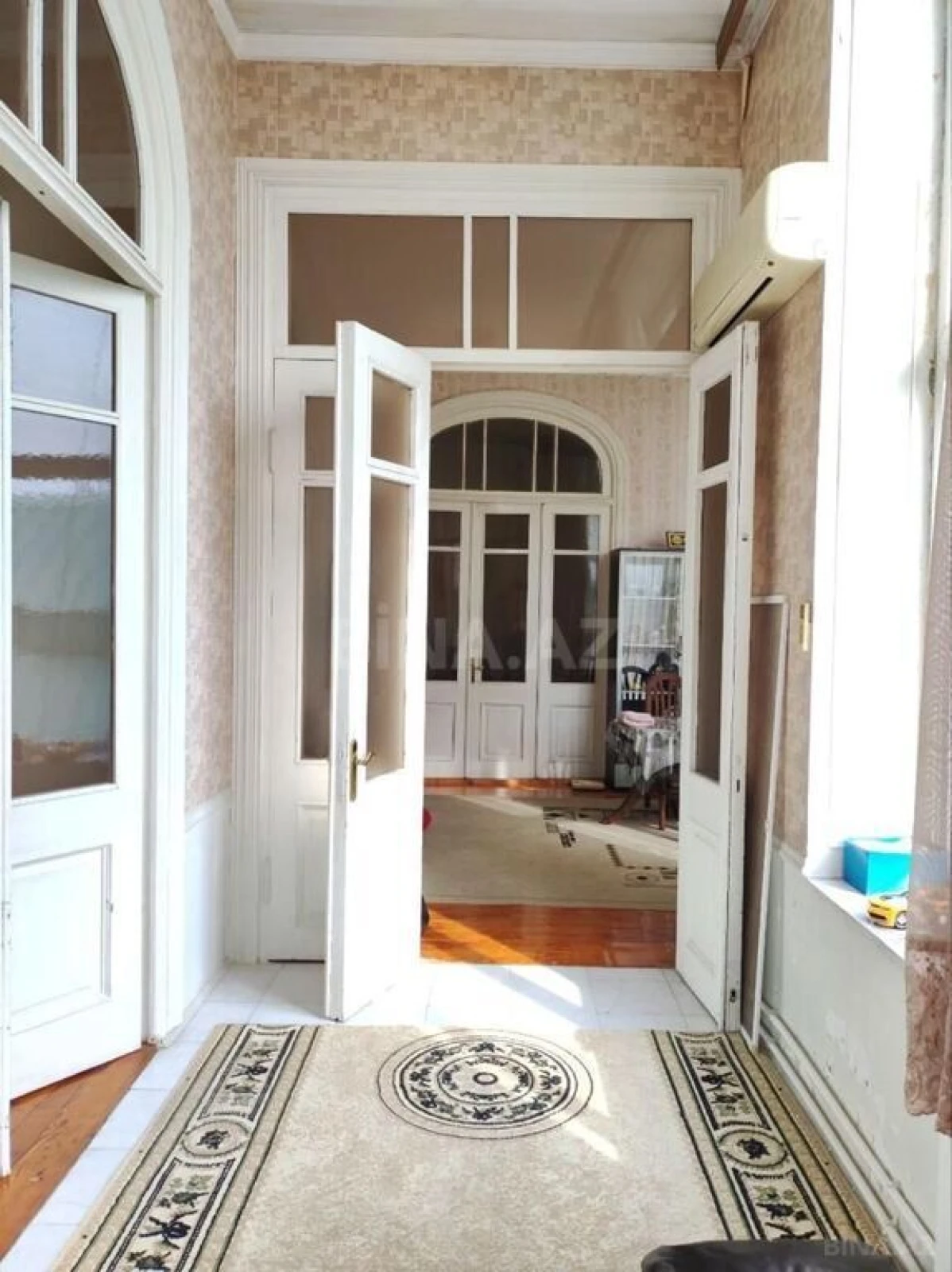 Satılır 6 otaqlı mənzil 130 m²
