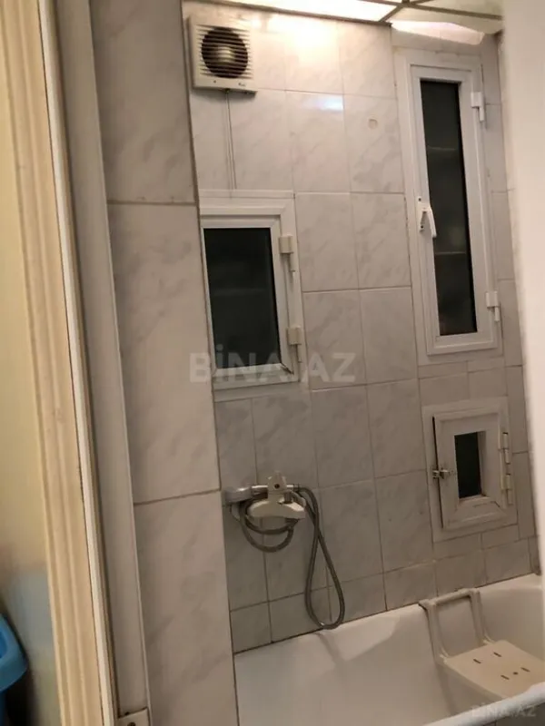 Satılır 6 otaqlı mənzil 130 m²