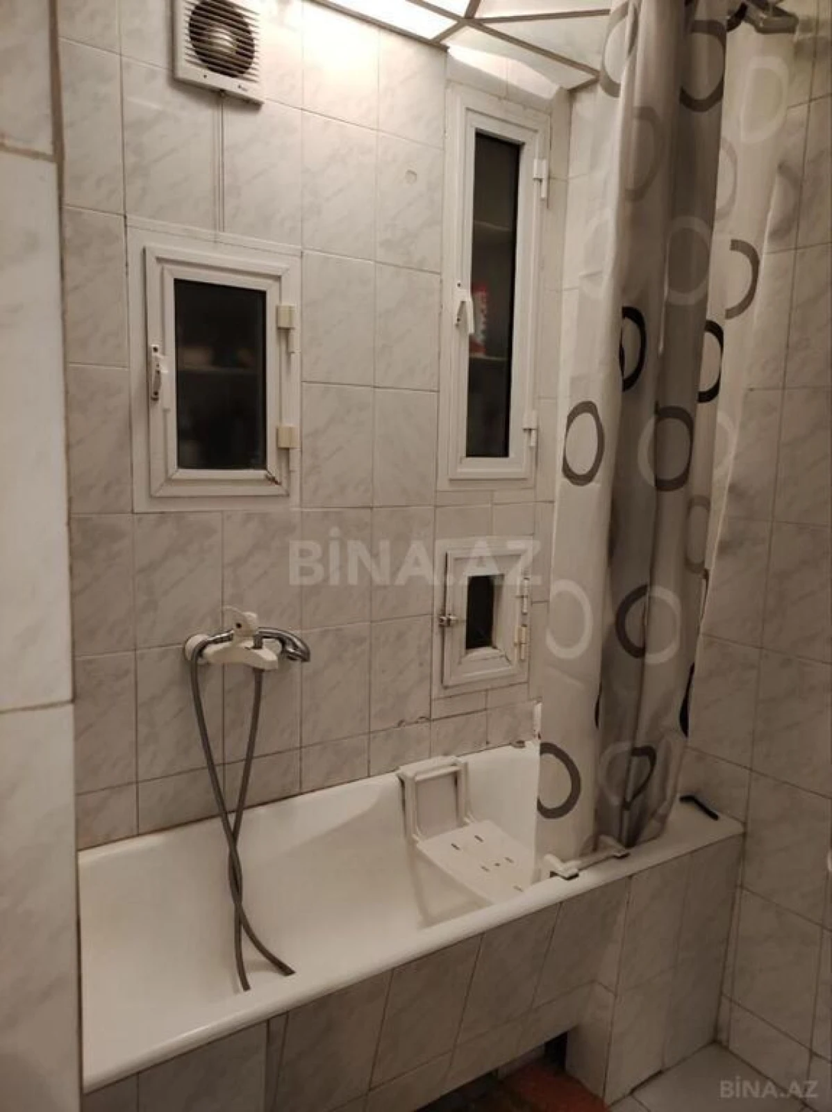 Satılır 6 otaqlı mənzil 130 m²
