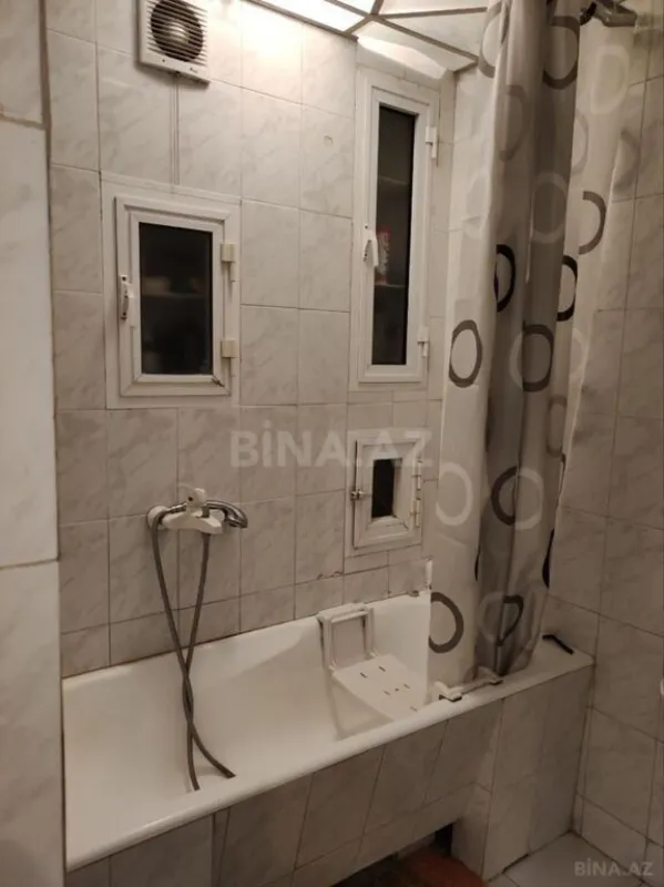 Satılır 6 otaqlı mənzil 130 m²