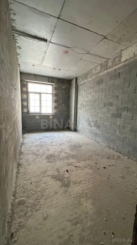Satılır 5 otaqlı mənzil 250 m²