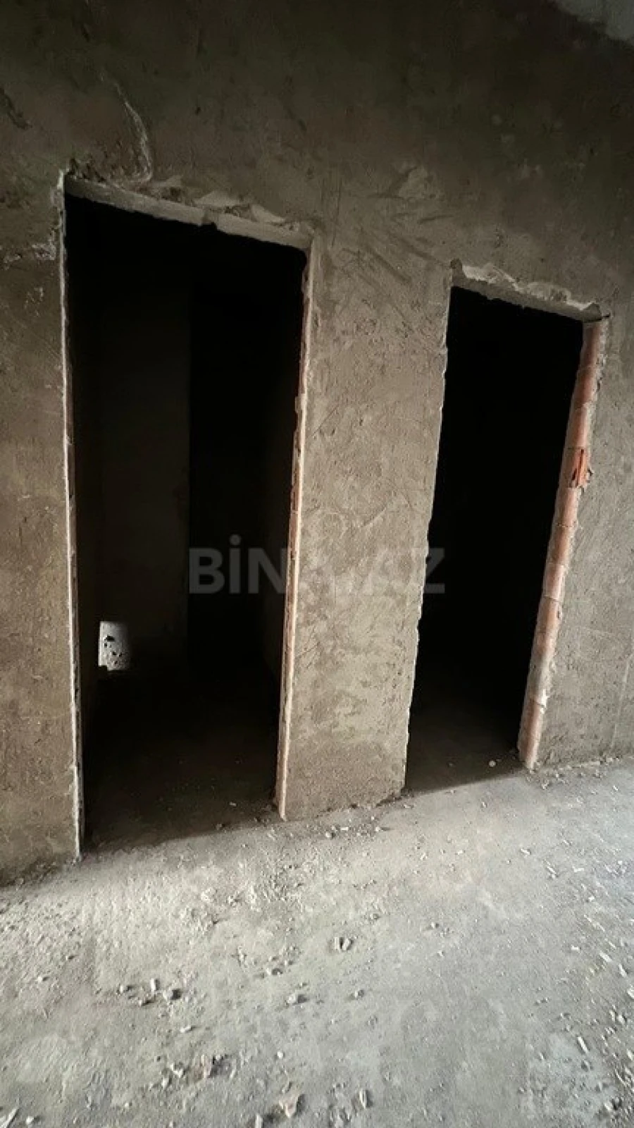 Satılır 5 otaqlı mənzil 250 m²