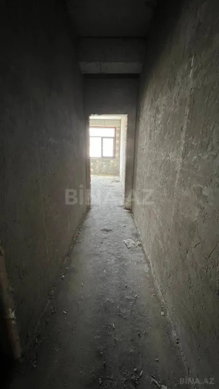 Satılır 5 otaqlı mənzil 250 m²