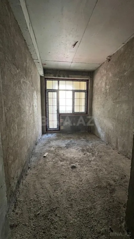 Satılır 5 otaqlı mənzil 250 m²