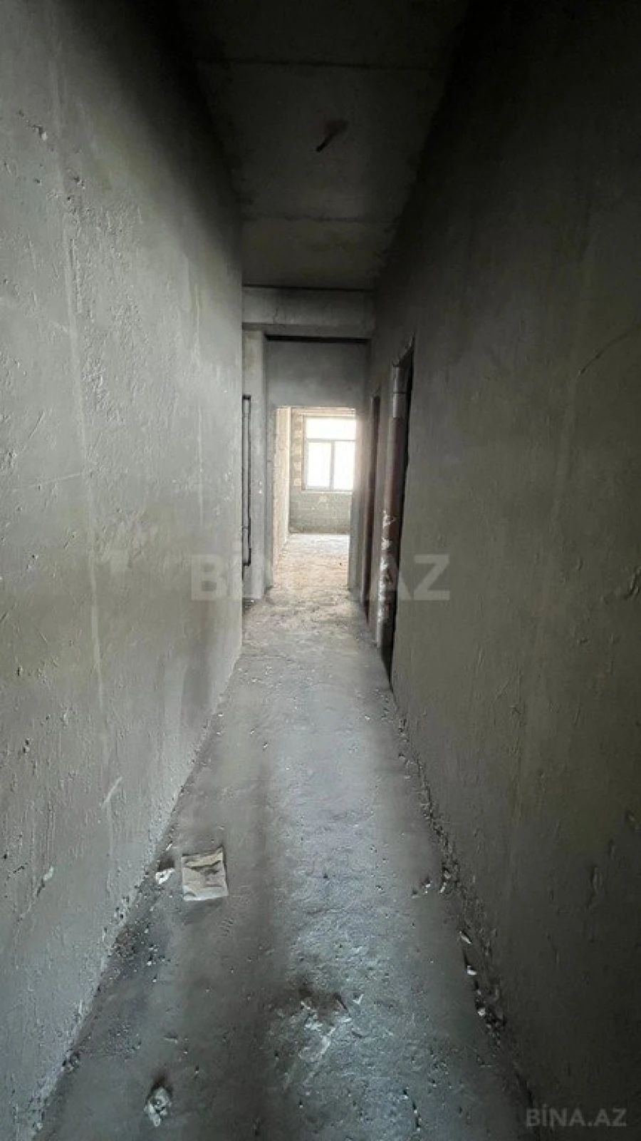 Satılır 5 otaqlı mənzil 250 m²