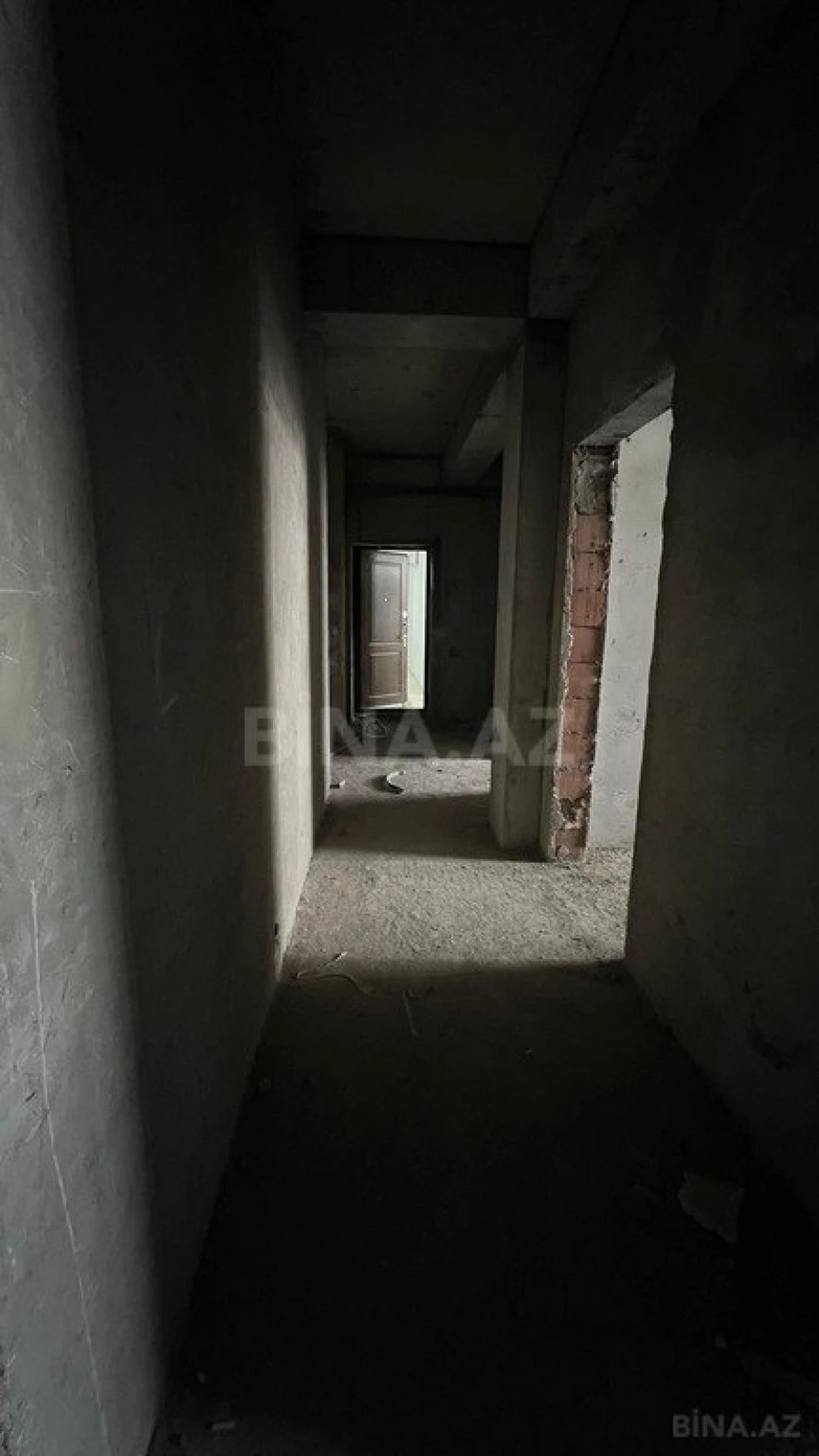 Satılır 5 otaqlı mənzil 250 m²