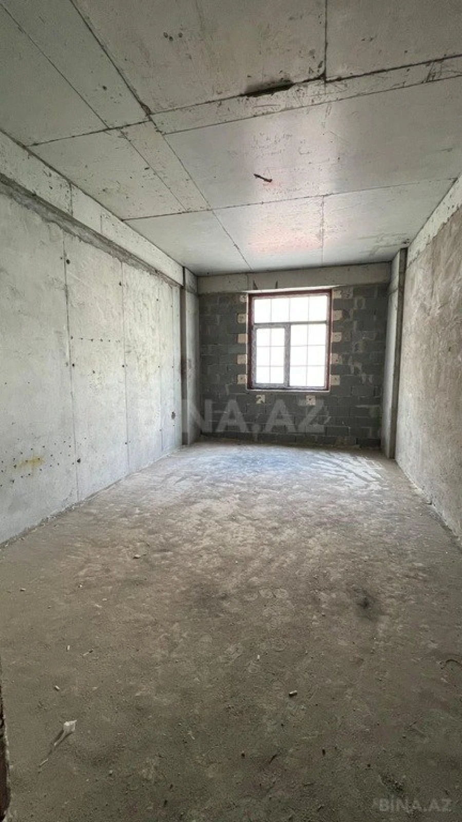 Satılır 5 otaqlı mənzil 250 m²