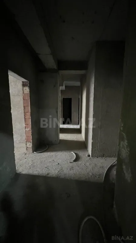 Satılır 5 otaqlı mənzil 250 m²