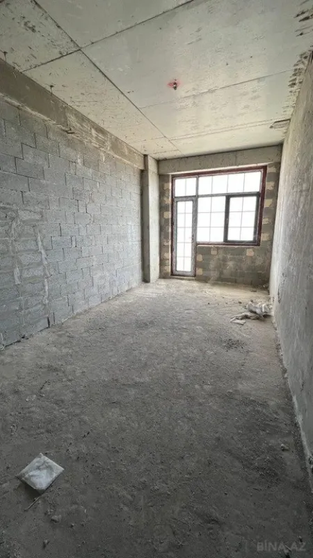 Satılır 5 otaqlı mənzil 250 m²