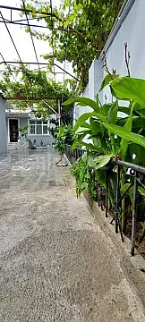 Satılır 6 otaqlı həyət evi 300 m²