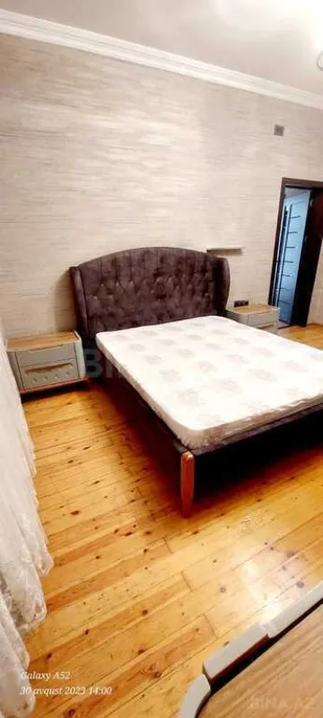 Satılır 6 otaqlı həyət evi 300 m²