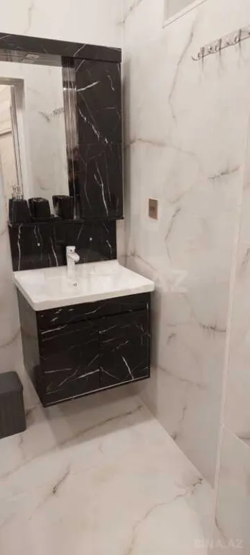 Satılır 6 otaqlı həyət evi 300 m²